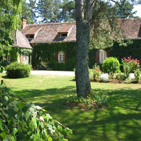 Le Canard Au Parapluie Rouge Bed & Breakfast Célon Екстериор снимка